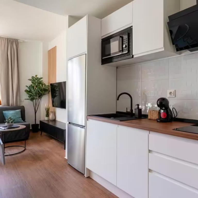 Estudio moderno con parking, frente al Palacio de Congresos - Apartamento de 1 dormitorio - 2