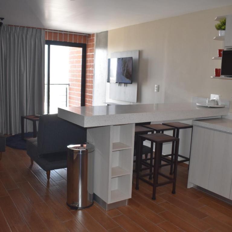 Departamentos exclusivos, equipados y amueblados en Torre Barrio Vergel - Two-Bedroom Apartment with Balcony - 17
