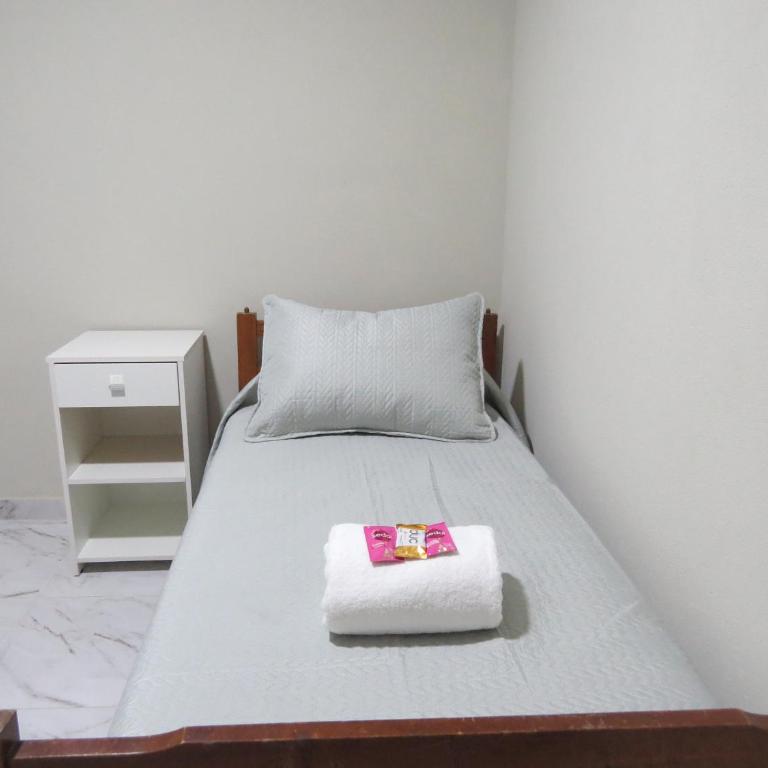 HABITACIONES y DEPARTAMENTO TERMINAL - Habitación Doble con baño privado - 2 camas - 8