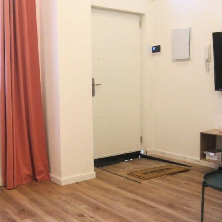 Loft Llum Valencia - One-Bedroom Apartment - 77