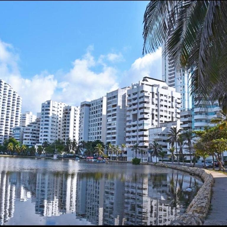 2habs 4camas dobles Hermosa vista - Apartamento de 2 dormitorios con vistas al mar - 2