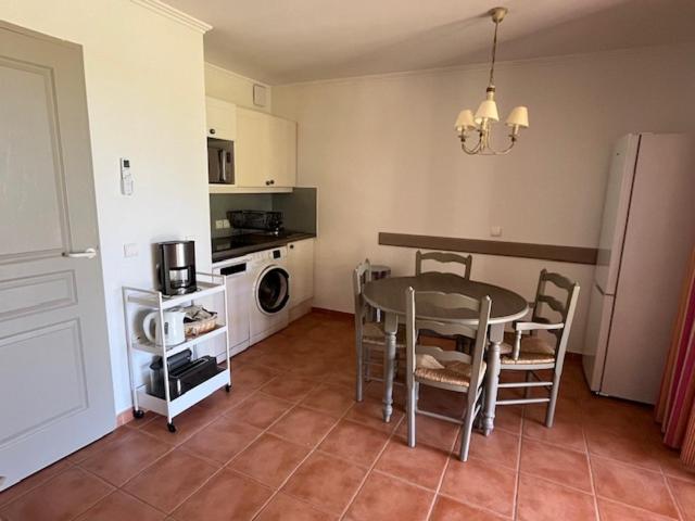 Appartement de charme sur le domaine de Pont Royal à Mallemort, en rez-de-jardin avec terrasse & piscine et vue sur le Golf - Appartement 1 Chambre - 7