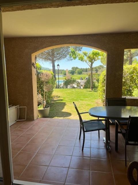 Appartement de charme sur le domaine de Pont Royal à Mallemort, en rez-de-jardin avec terrasse & piscine et vue sur le Golf - Appartement 1 Chambre - 10