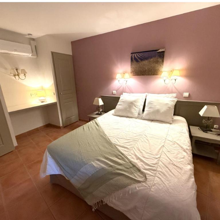 Appartement de charme sur le domaine de Pont Royal à Mallemort, en rez-de-jardin avec terrasse & piscine et vue sur le Golf - Appartement 1 Chambre - 13