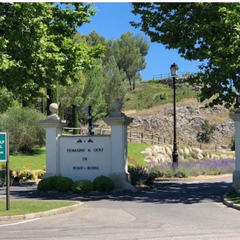 Appartement de charme sur le domaine de Pont Royal à Mallemort, en rez-de-jardin avec terrasse & piscine et vue sur le Golf - Appartement 1 Chambre - 19