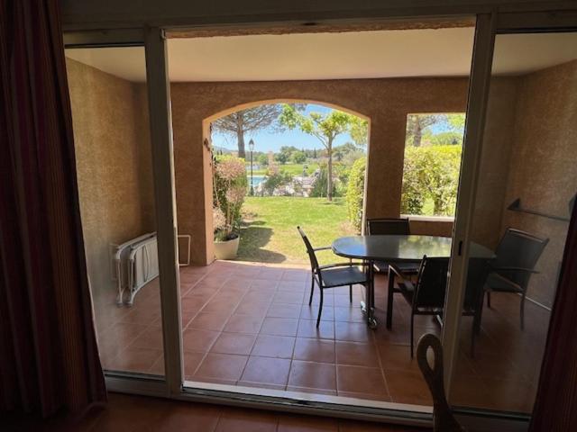 Appartement de charme sur le domaine de Pont Royal à Mallemort, en rez-de-jardin avec terrasse & piscine et vue sur le Golf - Appartement 1 Chambre - 20