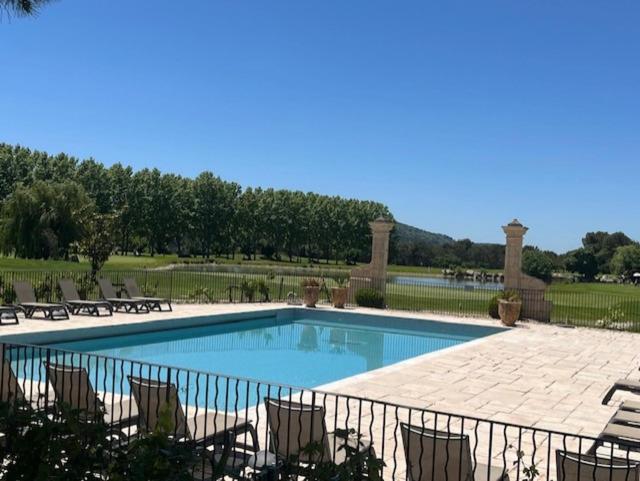 Appartement de charme sur le domaine de Pont Royal à Mallemort, en rez-de-jardin avec terrasse & piscine et vue sur le Golf - Appartement 1 Chambre - 27