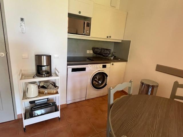 Appartement de charme sur le domaine de Pont Royal à Mallemort, en rez-de-jardin avec terrasse & piscine et vue sur le Golf - Appartement 1 Chambre - 34