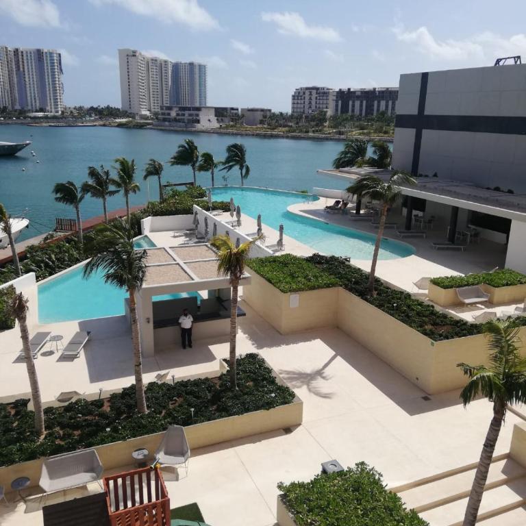 2 BR Apartment in Marina Condo - Apartment - 4