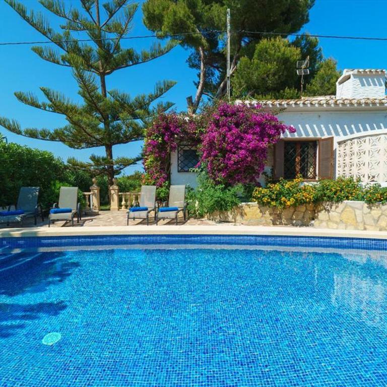 Encantadora villa en Javea con piscina privada y aire acondicionado, cerca de la playa - ES-160-18 - Villa - 2