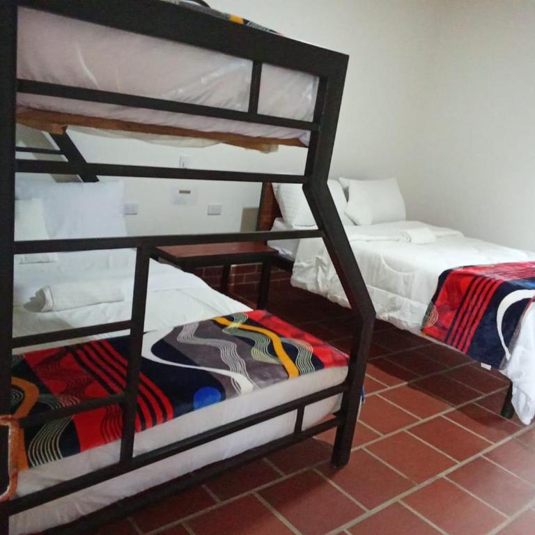 Curitagua Hotel Campestre - Habitación Familiar con baño privado - 3