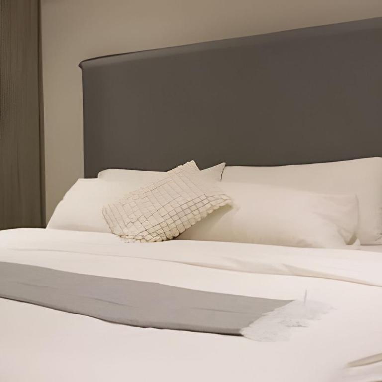 Parklife Pabellón - Three-Bedroom Apartment - 17