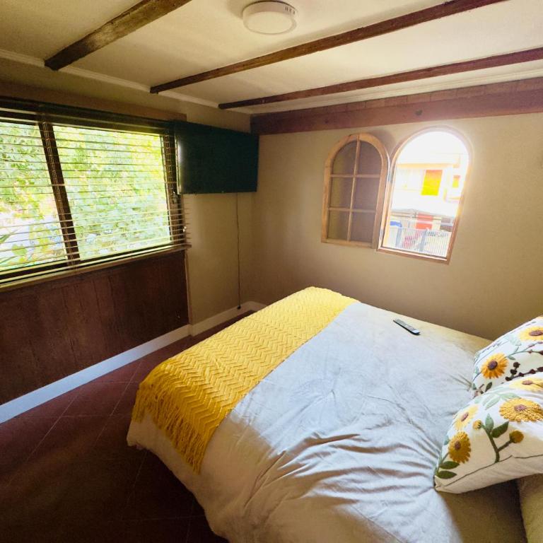 Private villa with pool and jacuzzi, 12 minutes from the airport - Villa - 64