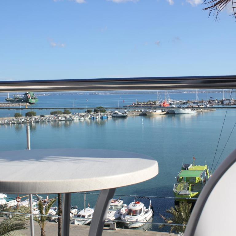 Hostal Brisa Marina - Habitación Doble con vistas al mar - 2 camas - 2