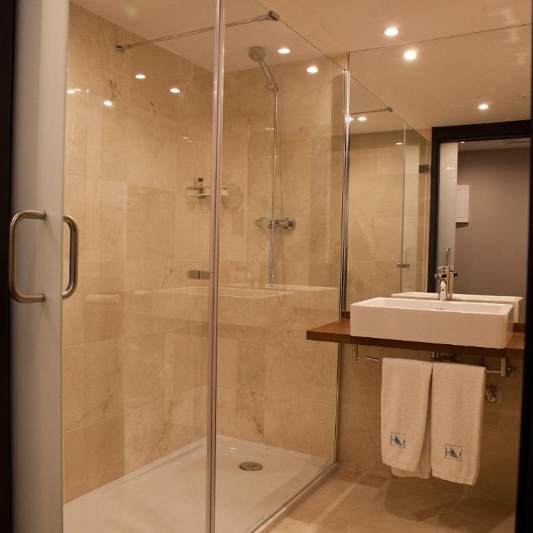 May Ramblas Hotel - Superior Double or Twin Room with Sofa - 11