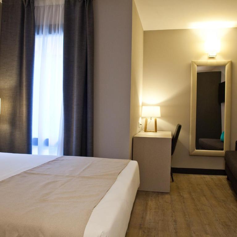 May Ramblas Hotel - Superior Double or Twin Room with Sofa - 1