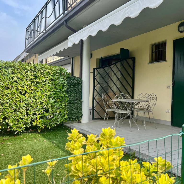 Le Terrazze del Garda - Immobili e Soluzioni Rent - Appartamento con 2 Camere da Letto e Vista Giardino - 1