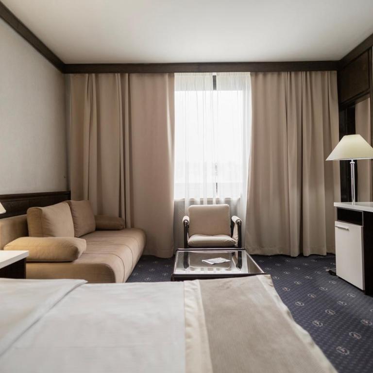 Hotel Holiday - Suite - 1