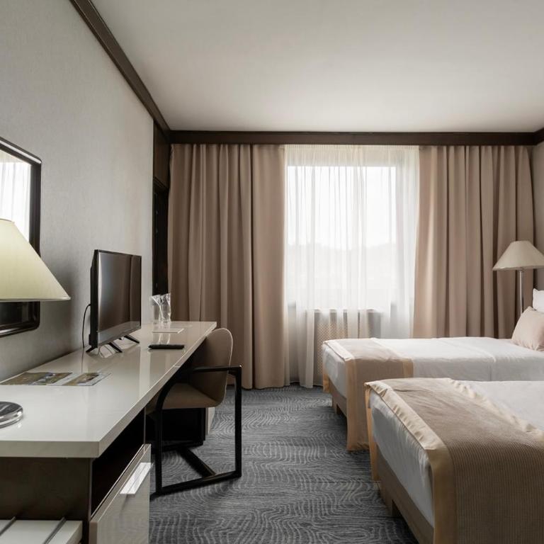Hotel Holiday - Suite - 6