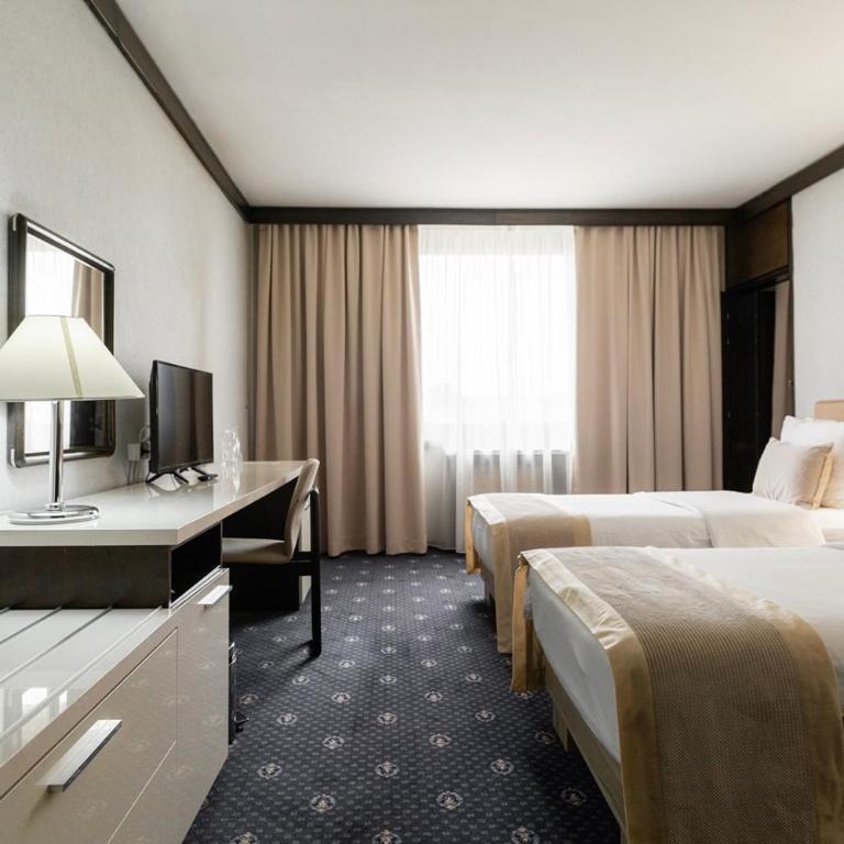 Hotel Holiday - Suite - 9