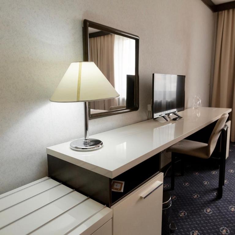 Hotel Holiday - Suite - 8