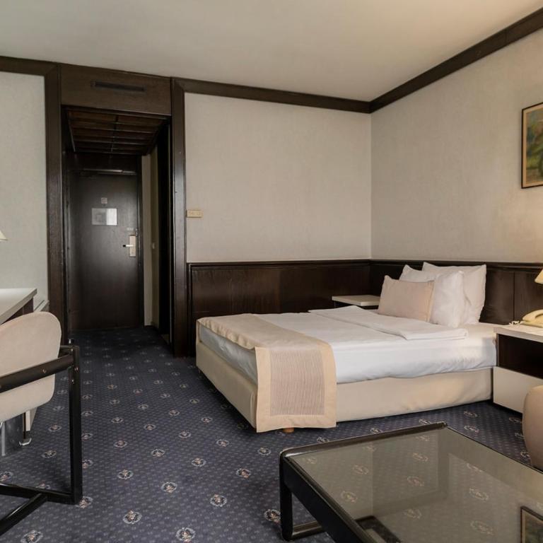 Hotel Holiday - Suite - 10