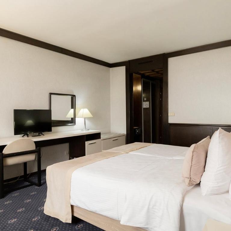 Hotel Holiday - Suite - 12