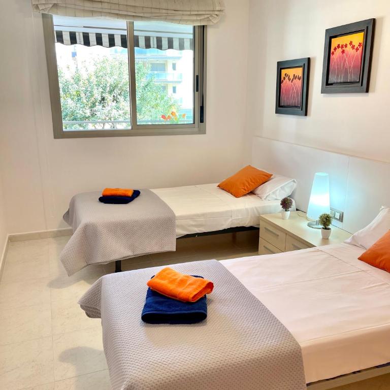 APARTAMENTO EN LA PINEDA y PARKING - Apartment with Pool View - 8
