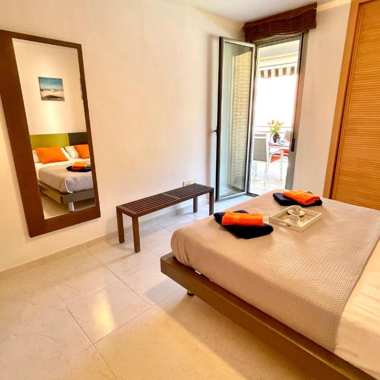 APARTAMENTO EN LA PINEDA y PARKING - Apartment with Pool View - 20