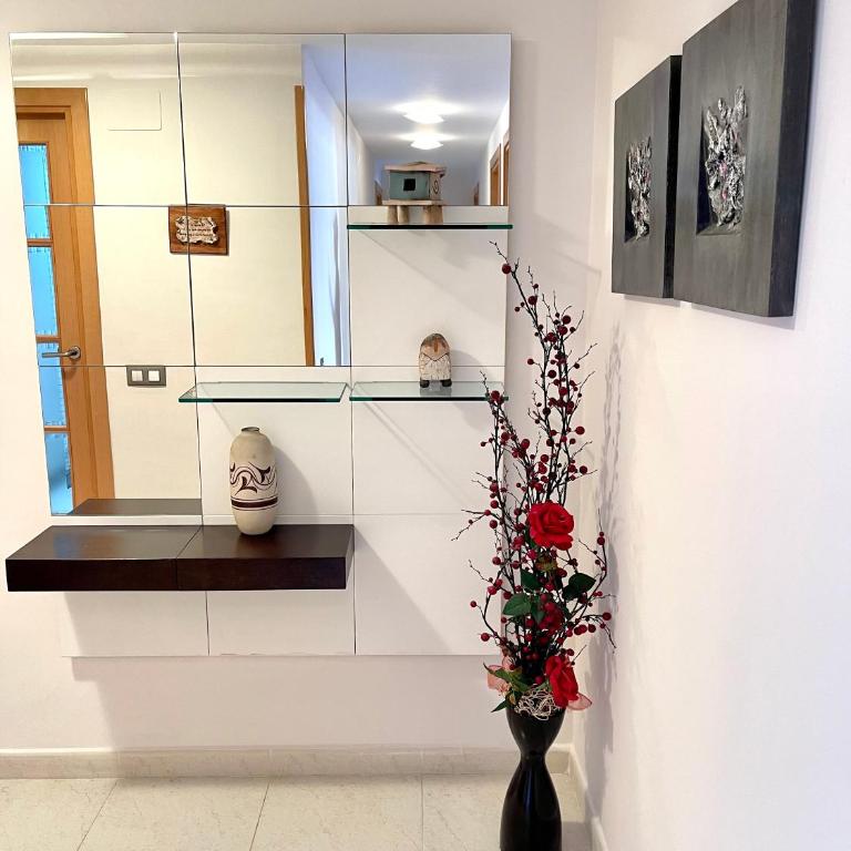 APARTAMENTO EN LA PINEDA y PARKING - Apartment with Pool View - 27