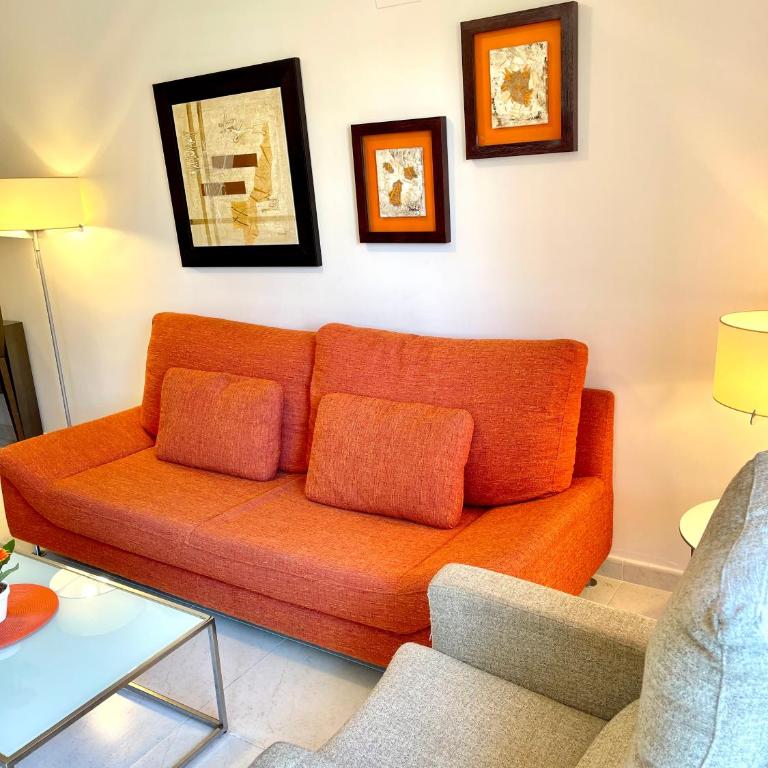 APARTAMENTO EN LA PINEDA y PARKING - Apartment with Pool View - 24