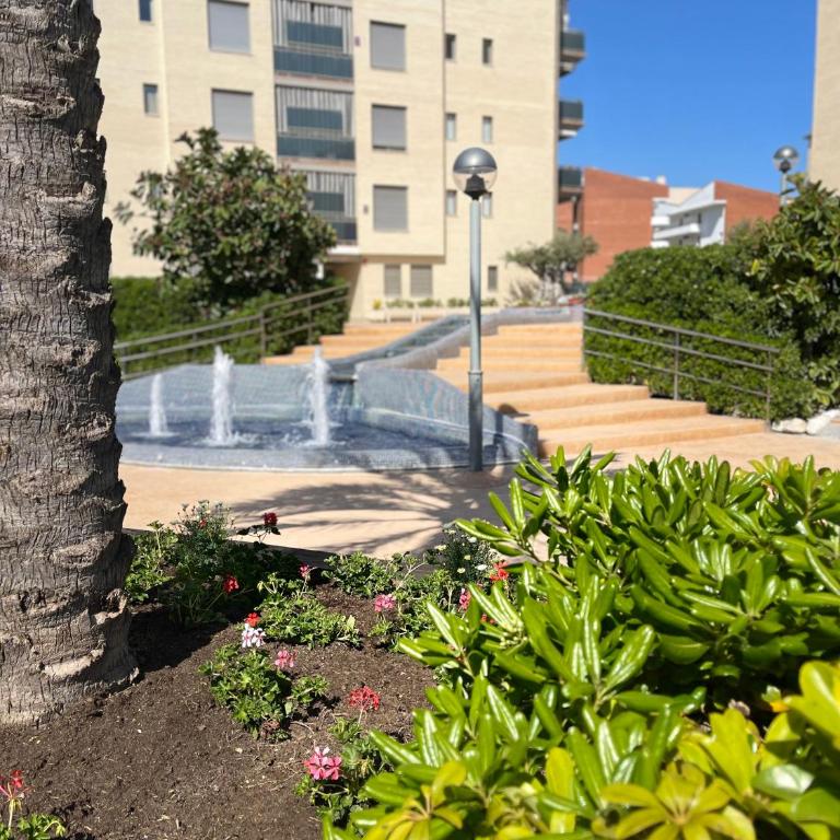 APARTAMENTO EN LA PINEDA y PARKING - Apartment with Pool View - 30