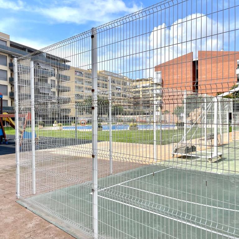 APARTAMENTO EN LA PINEDA y PARKING - Apartment with Pool View - 31