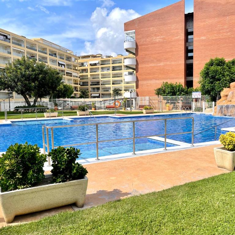 APARTAMENTO EN LA PINEDA y PARKING - Apartment with Pool View - 42