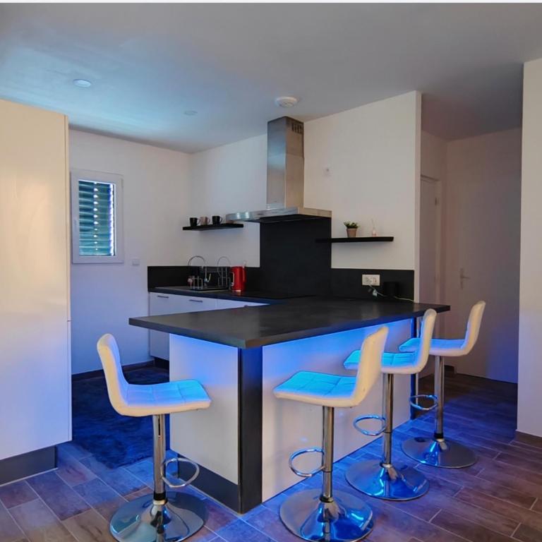 Jolie Maison-6 personnes - Maison de Vacances 3 Chambres - 2