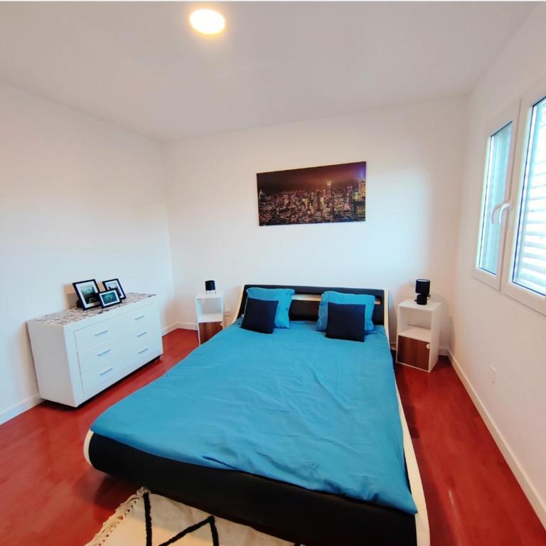 Jolie Maison-6 personnes - Maison de Vacances 3 Chambres - 9