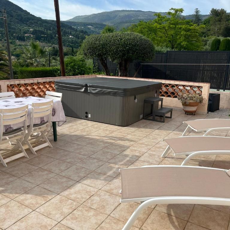 Villa au calme à Grasse avec piscine et spa privée - Villa 3 Chambres - 66