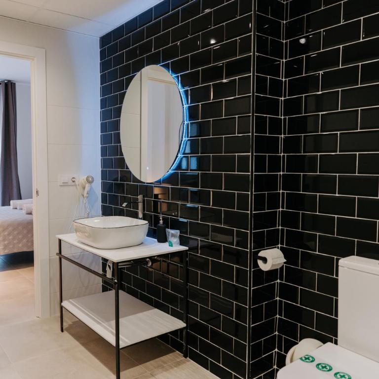 Hulot B&B Valencia - Double Room with Private Bathroom - 18
