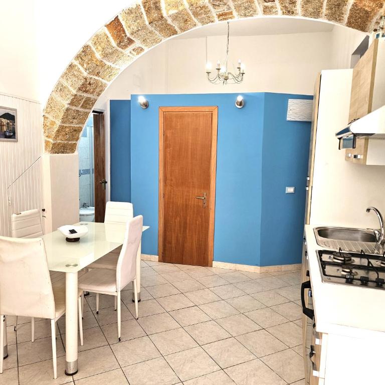 Cortile Maggiore Home - Appartamento con 2 Camere da Letto - 15