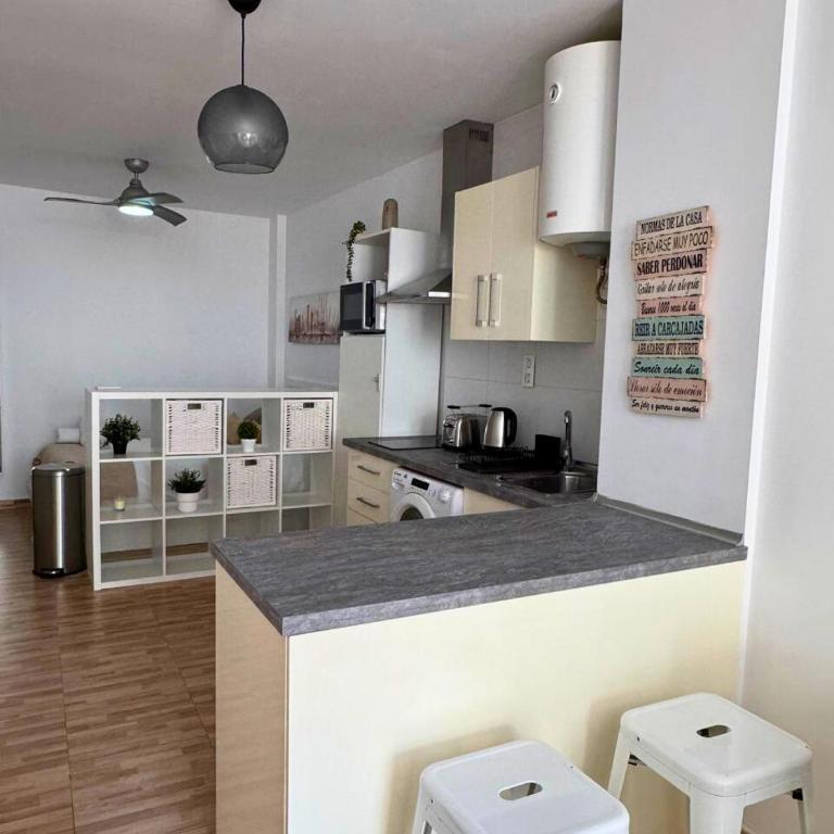 The Central Modern Studio - Estudio - 14