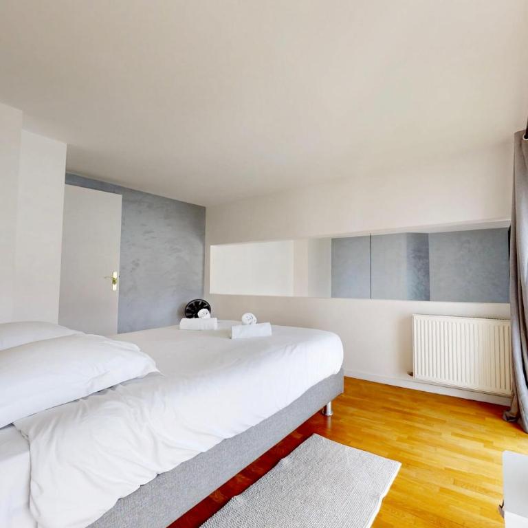 T3 en Duplex au Centre ville avec parking - Apartment - 18