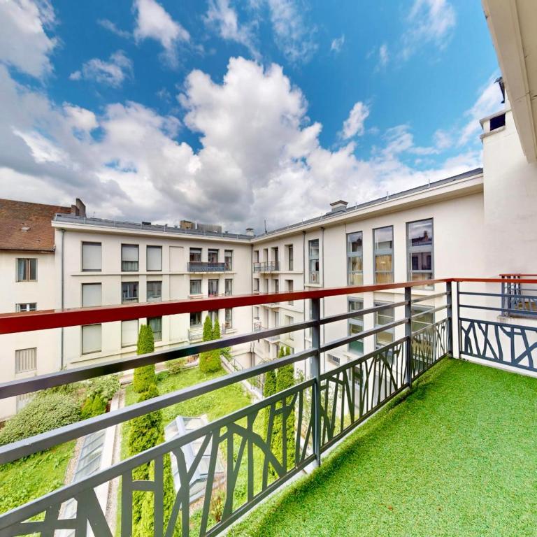 T3 en Duplex au Centre ville avec parking - Apartment - 21
