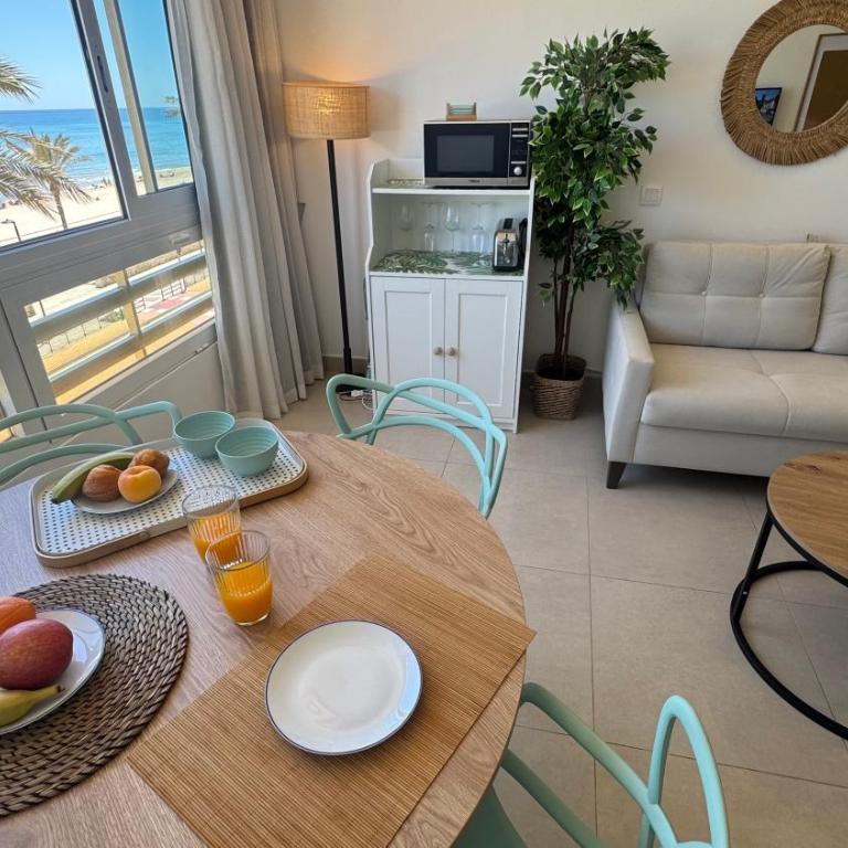 Estudio moderno Frente a Playa Muchavista con piscina By Turihome - Apartamento de 1 dormitorio - 2