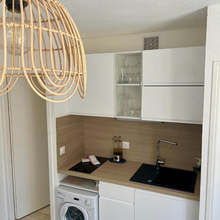 "Claires Marines" T2 à la corniche ,clim, parking et proche des plages - Appartement 1 Chambre - 4