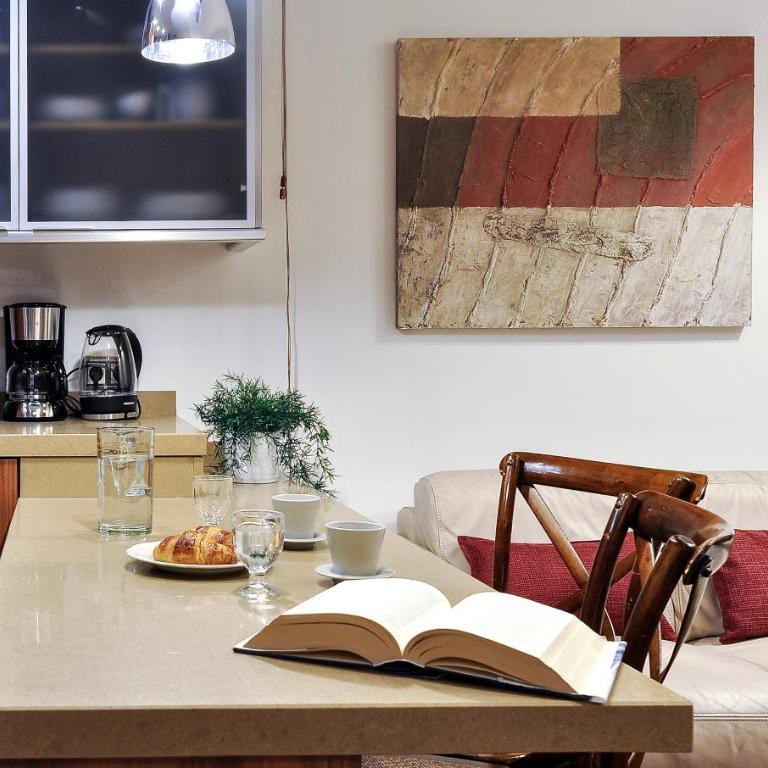Estudio en Zona de Colon - Apartamento de 1 dormitorio - 2