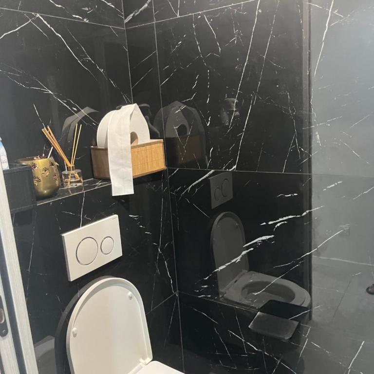Havre de Paix avec Villa Prestige Cannes , Piscine Chauffée, Alarme, Caméras Parking privée - Villa - 2