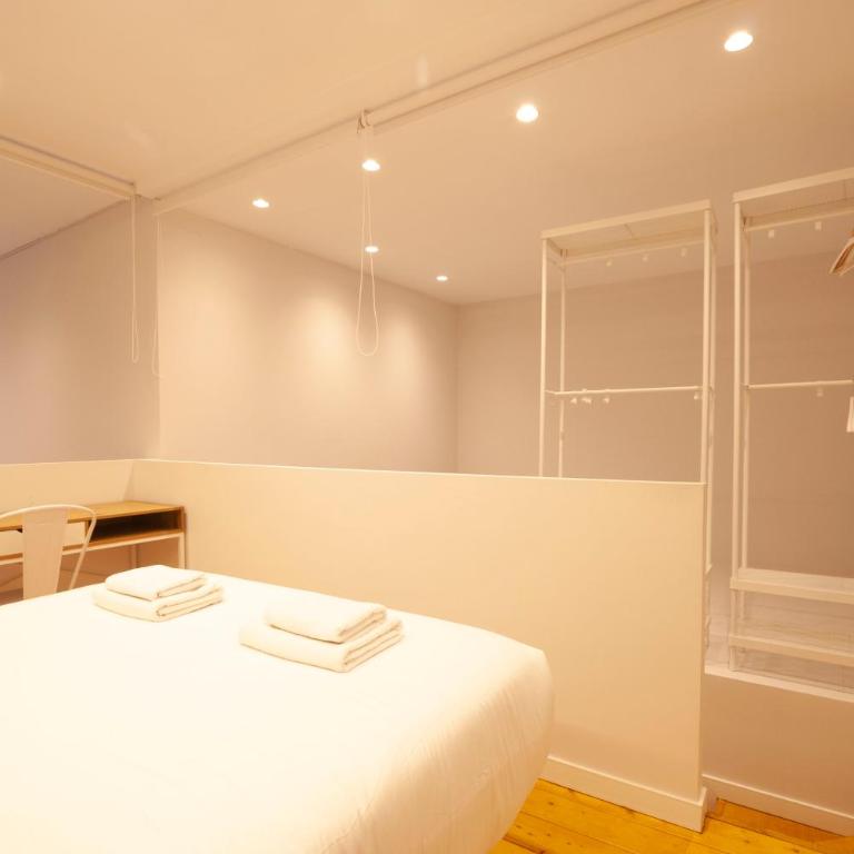 Quiet Loft - Two-Bedroom Apartment - 43