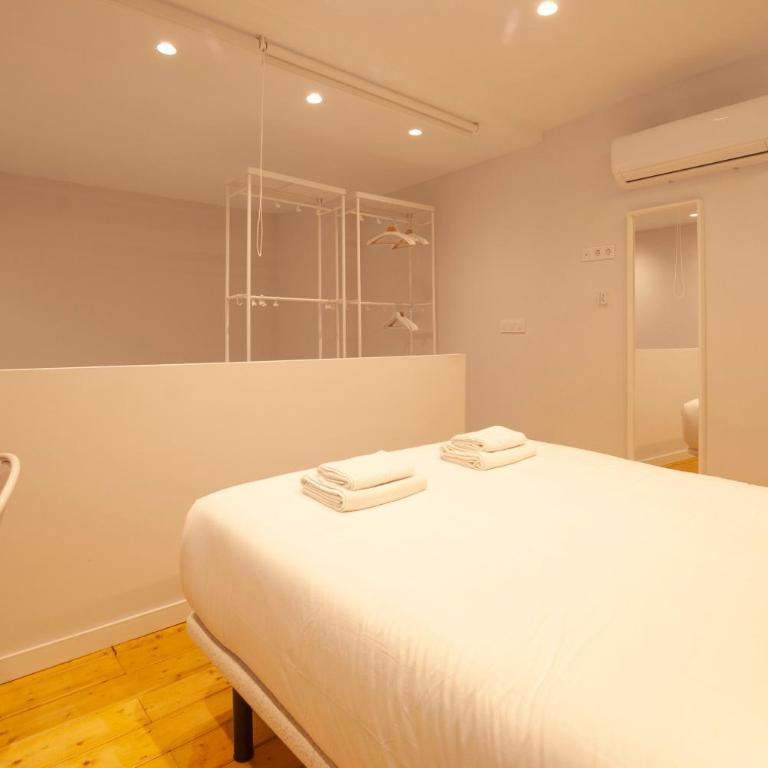 Quiet Loft - Two-Bedroom Apartment - 40