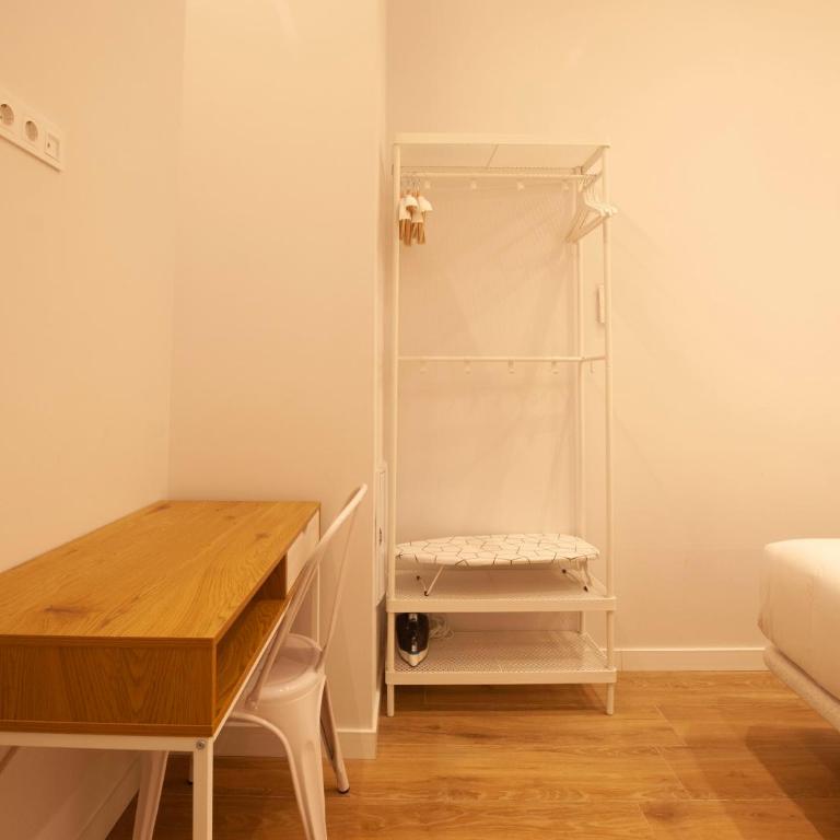Quiet Loft - Two-Bedroom Apartment - 30