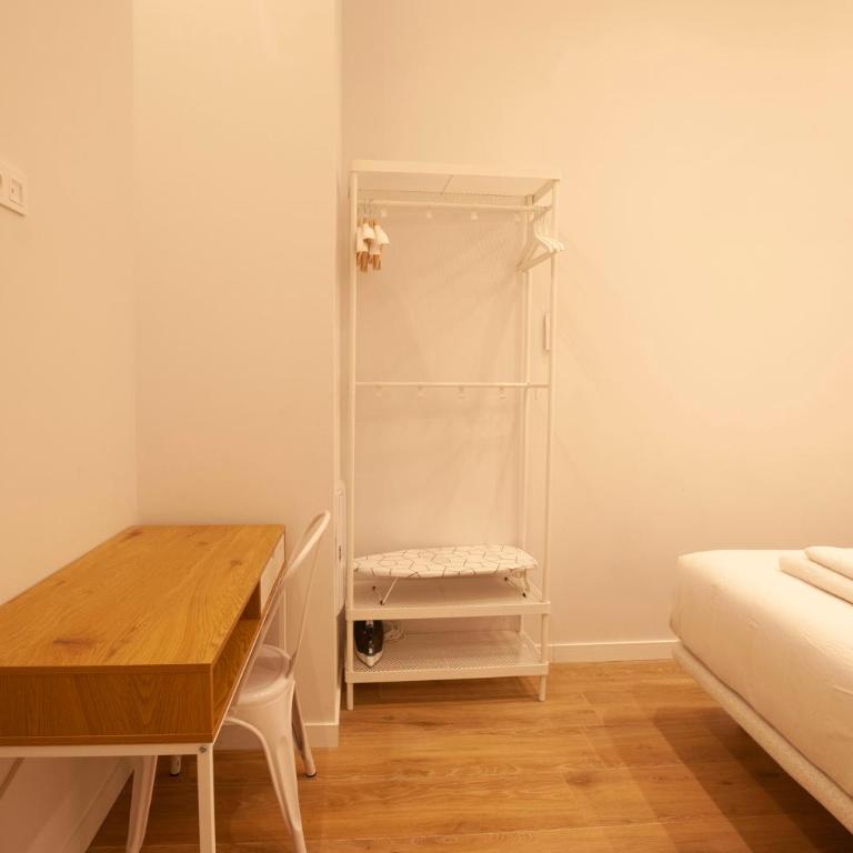 Quiet Loft - Two-Bedroom Apartment - 24